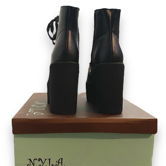 Wingless Platform Combat Boots - Picture 4 of 7